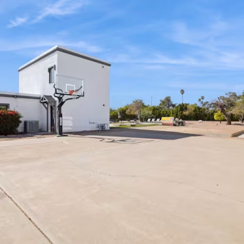 74e3e72d-2a27-4c18-9265-6767c1f8f5e9